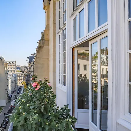 Parc Monceau Artist's Atelier *